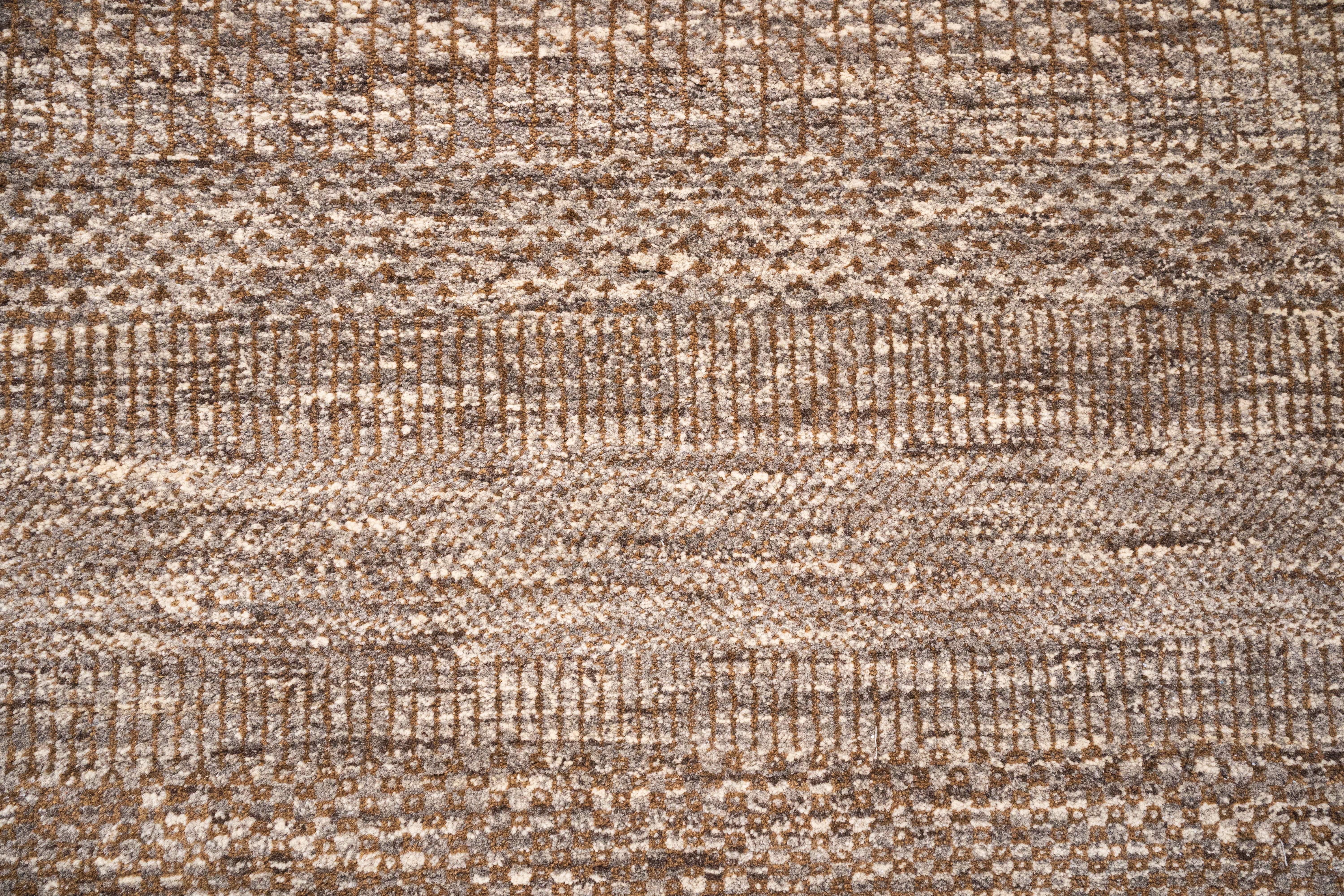 Handknotted Carpet, DIA - 1220 MCN, Natural & Black
